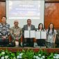 Penandatanganan Memorandum of Agreement (MoA) antara Musim Mas dan Universitas Islam Negeri Sumatera Utara (UINSU) Medan, untuk merenovasi ruang belajar menjadi Smart Class yang lebih modern dan nyaman, yang akan mendukung kegiatan akademik mahasiswa Pascasarjana UINSU. Penandatangan Kerjasama ini dilakukan pada (19/12), yang dihadiri oleh Prof. Dr. Muzakkir, M.Ag, Wakil Rektor IV Bidang Kerja Sama dan Pengembangan Lembaga. (keempat dari kiri), Gunawan Siregar selaku Direktur Utama Musim Mas (ke